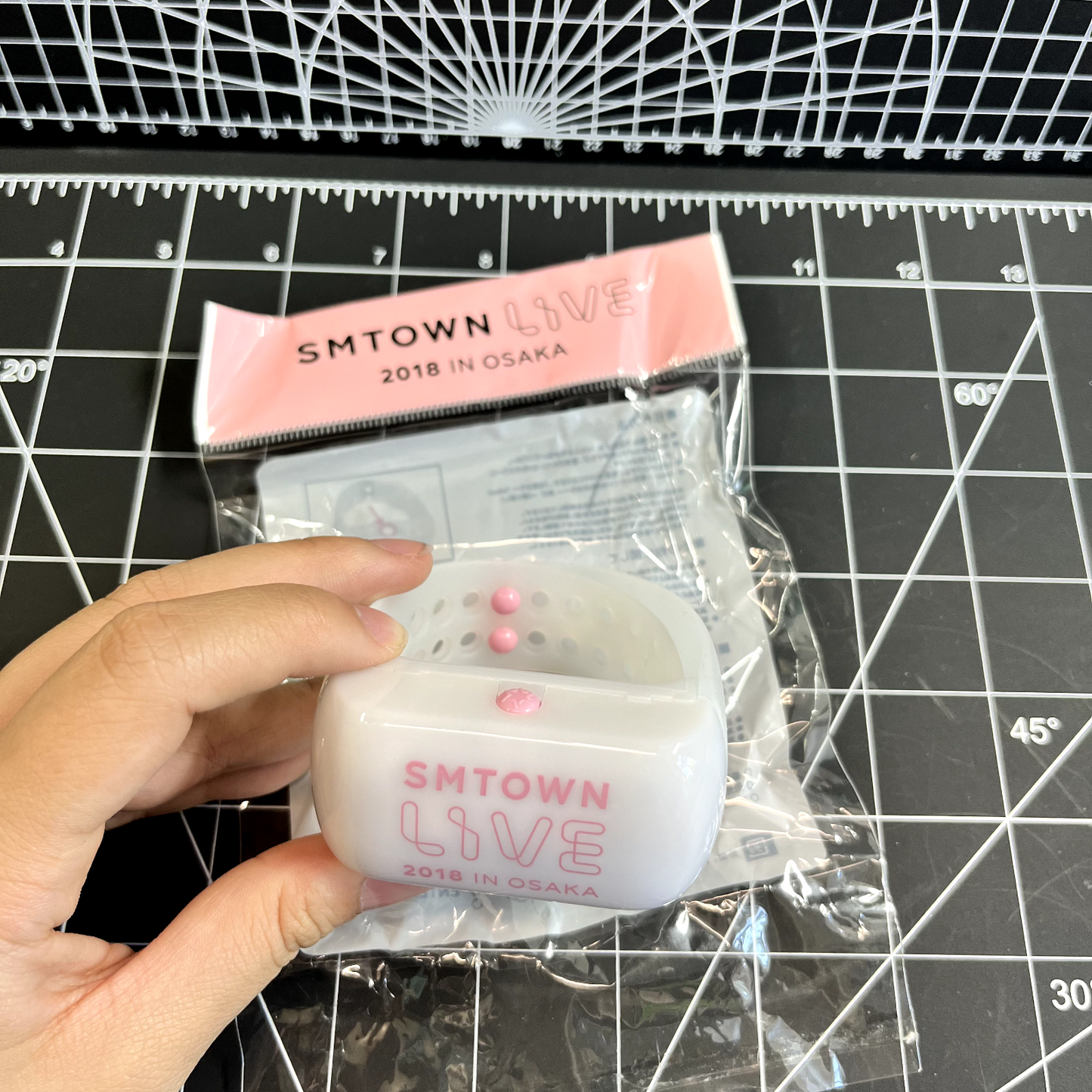 SMTOWN Live 2018 in Osaka Official Merchandise - Watch Type Light Stick