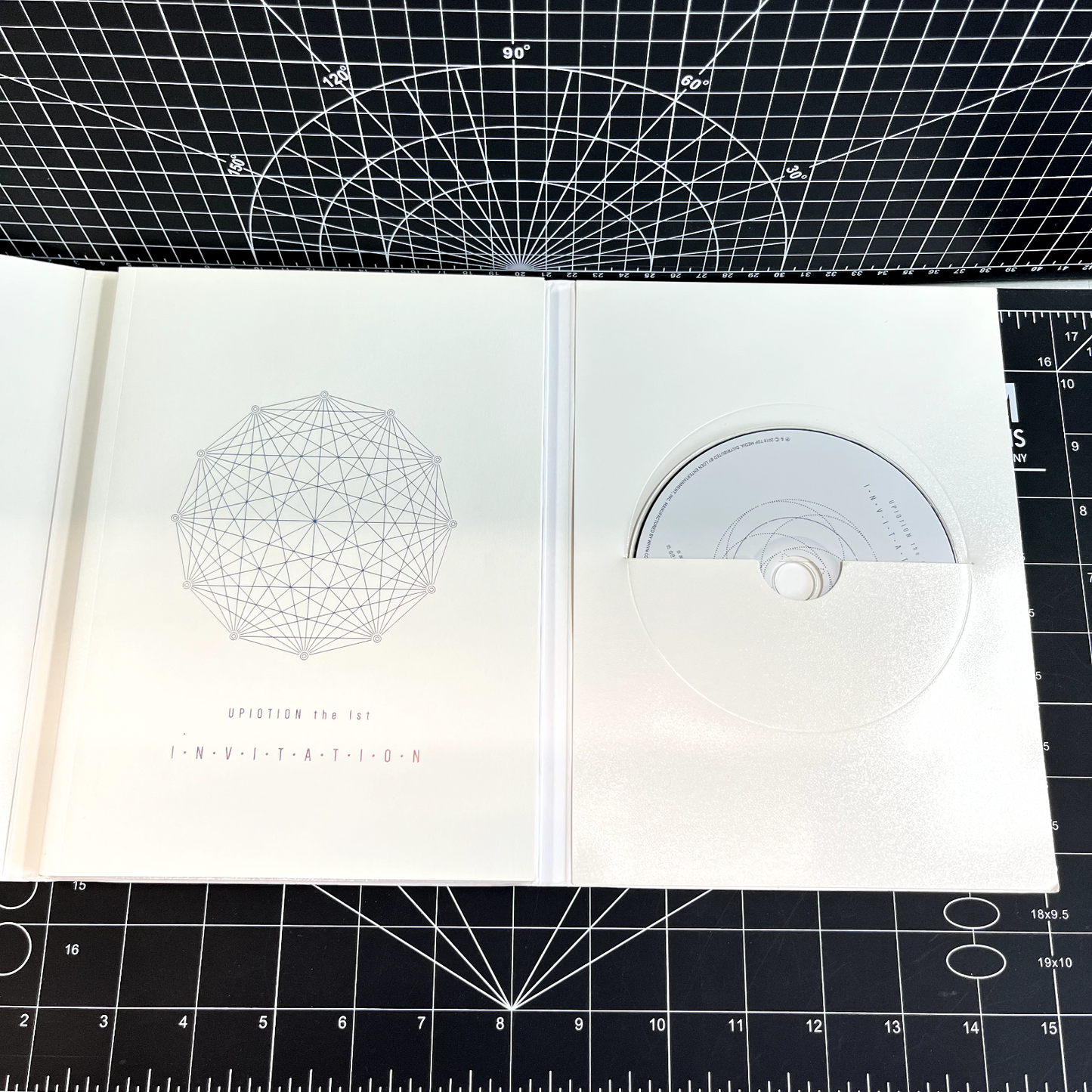 UP10TION The 1st Album INVITATION (Silver Ver.) - No Photocard