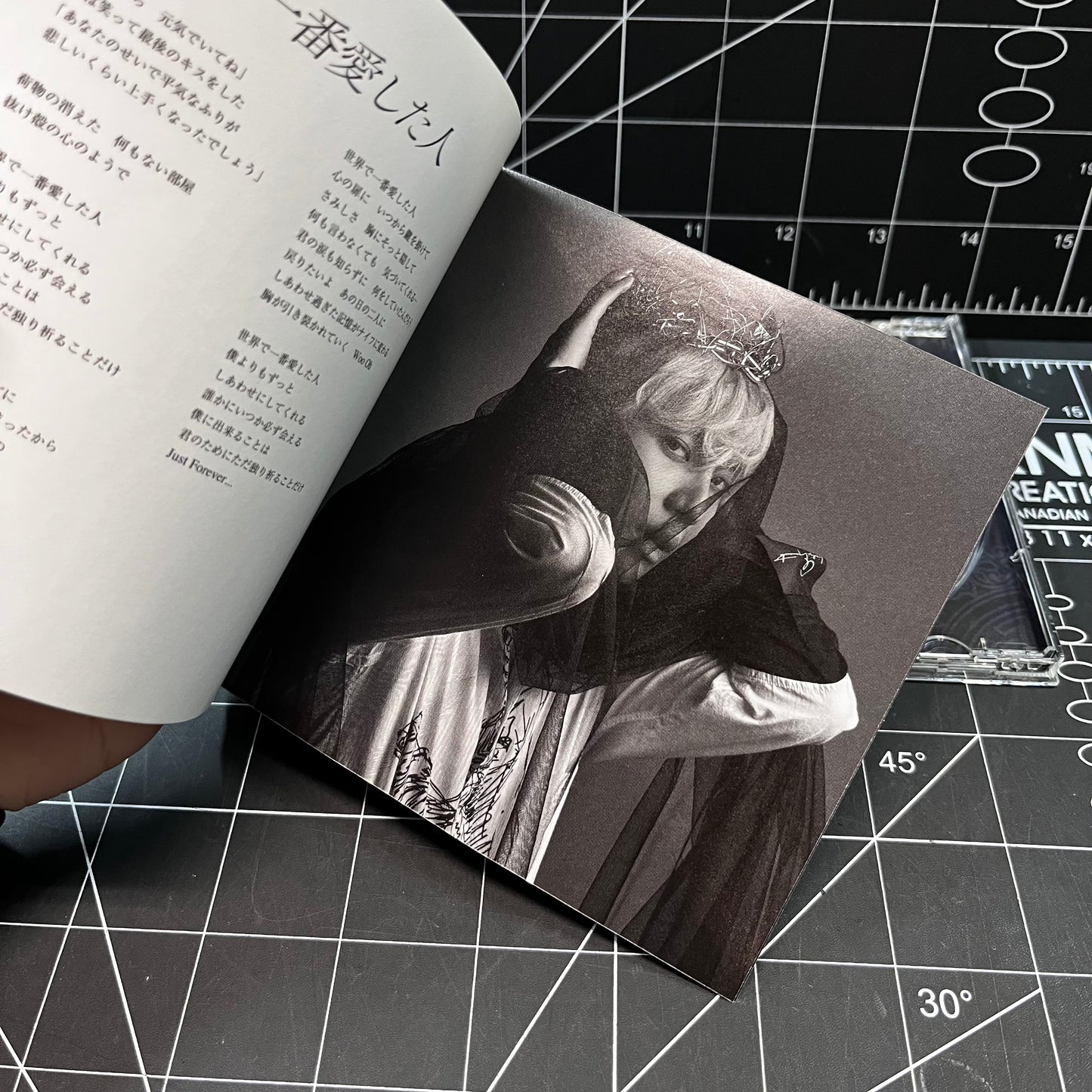 Taemin Debut Japanese Album Sayonara Hitori (Regular Edition)