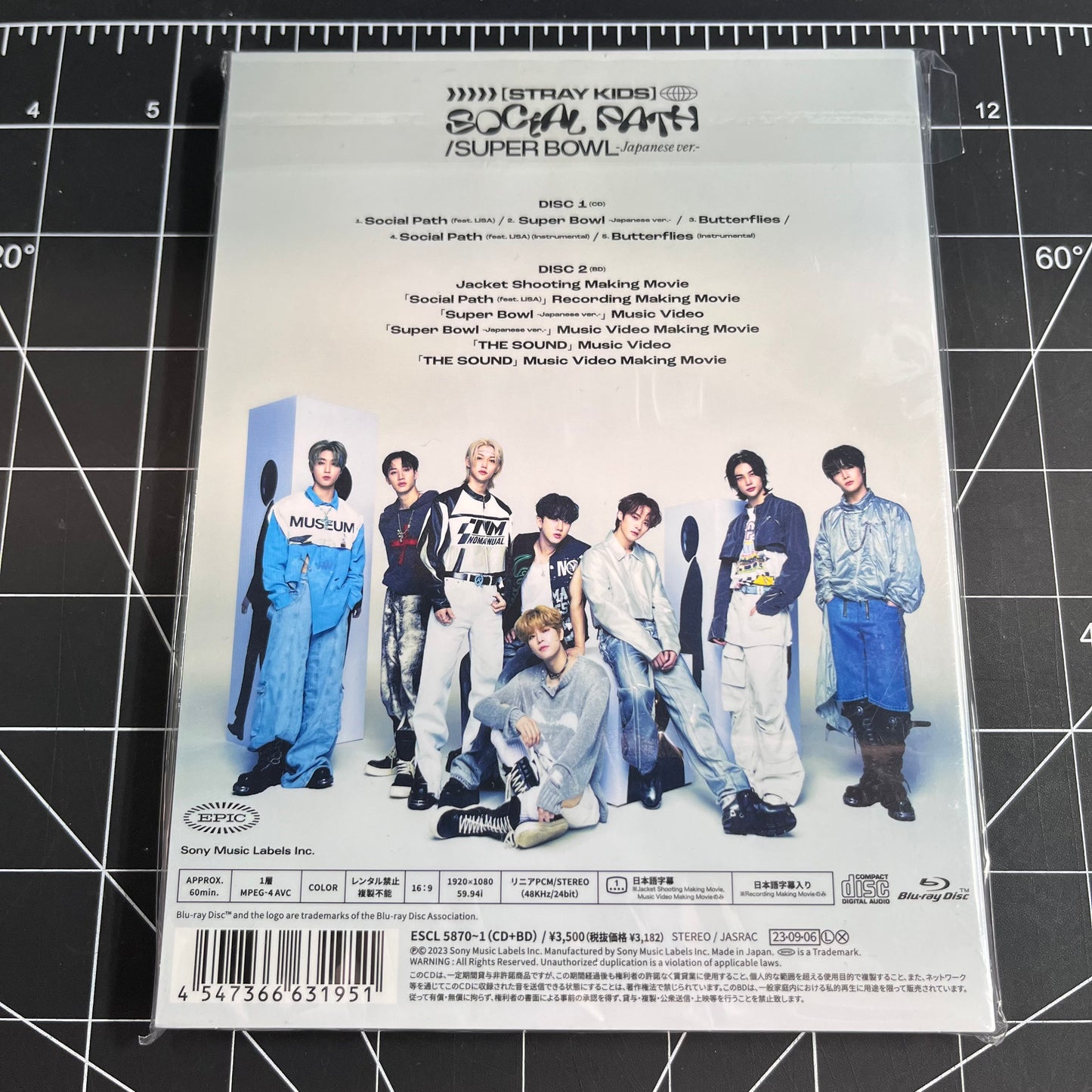 Stray Kids Social Path (feat. LiSA)/Super Bowl Japanese Ver. (Limited Type A)