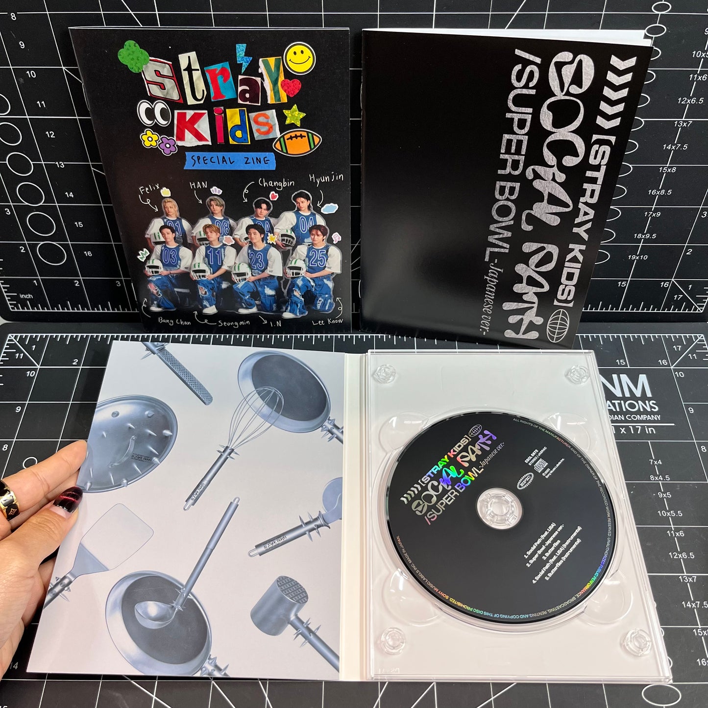 Stray Kids Social Path (feat. LiSA)/Super Bowl Japanese Ver. (Limited Type B)