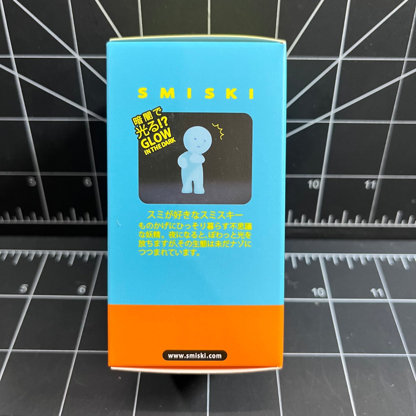 SMISKI Decorative Mini Figures Toothbrush Stand (Holding Version)