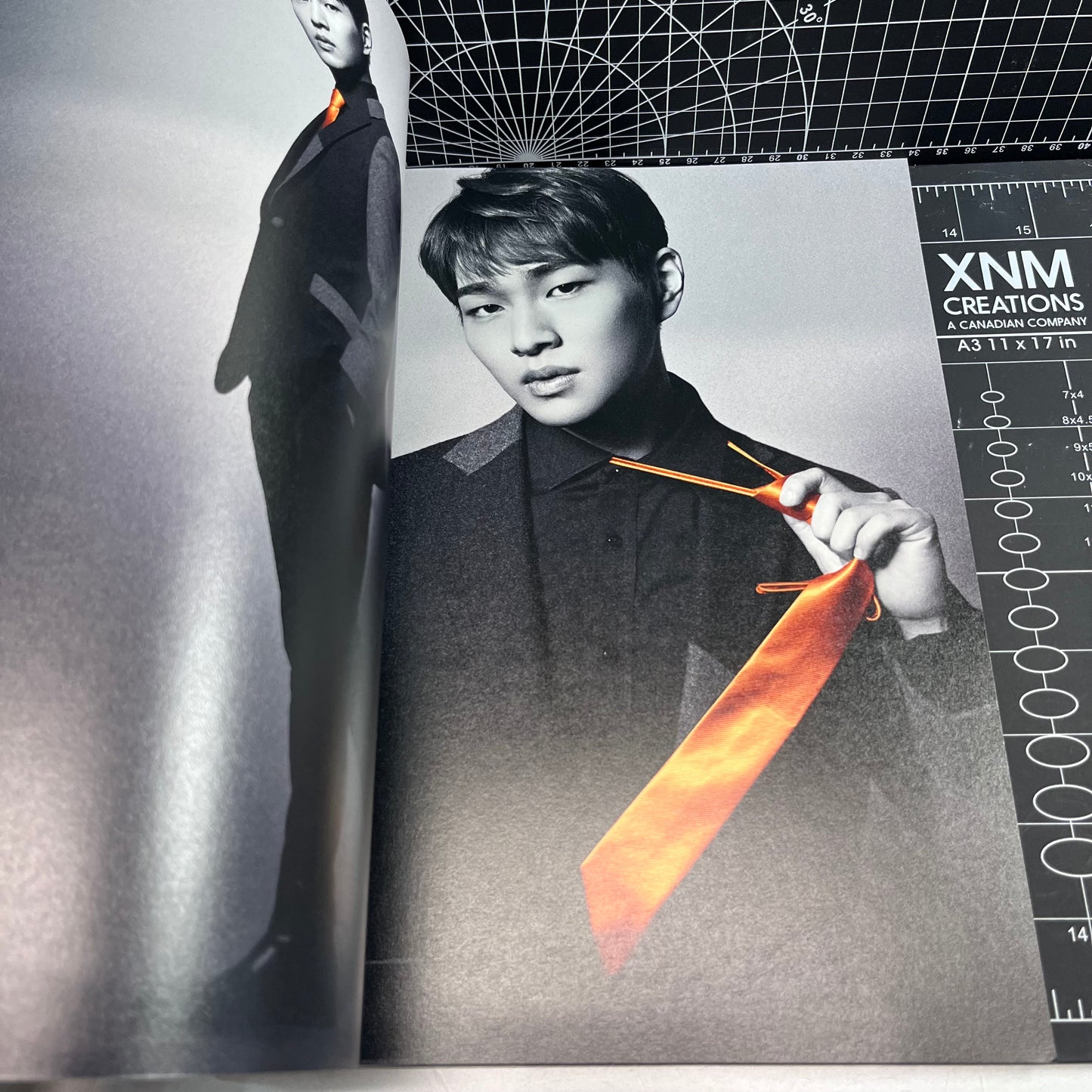 SHINee World 2016 DxDxD Official Merchandise - Onew Photobook