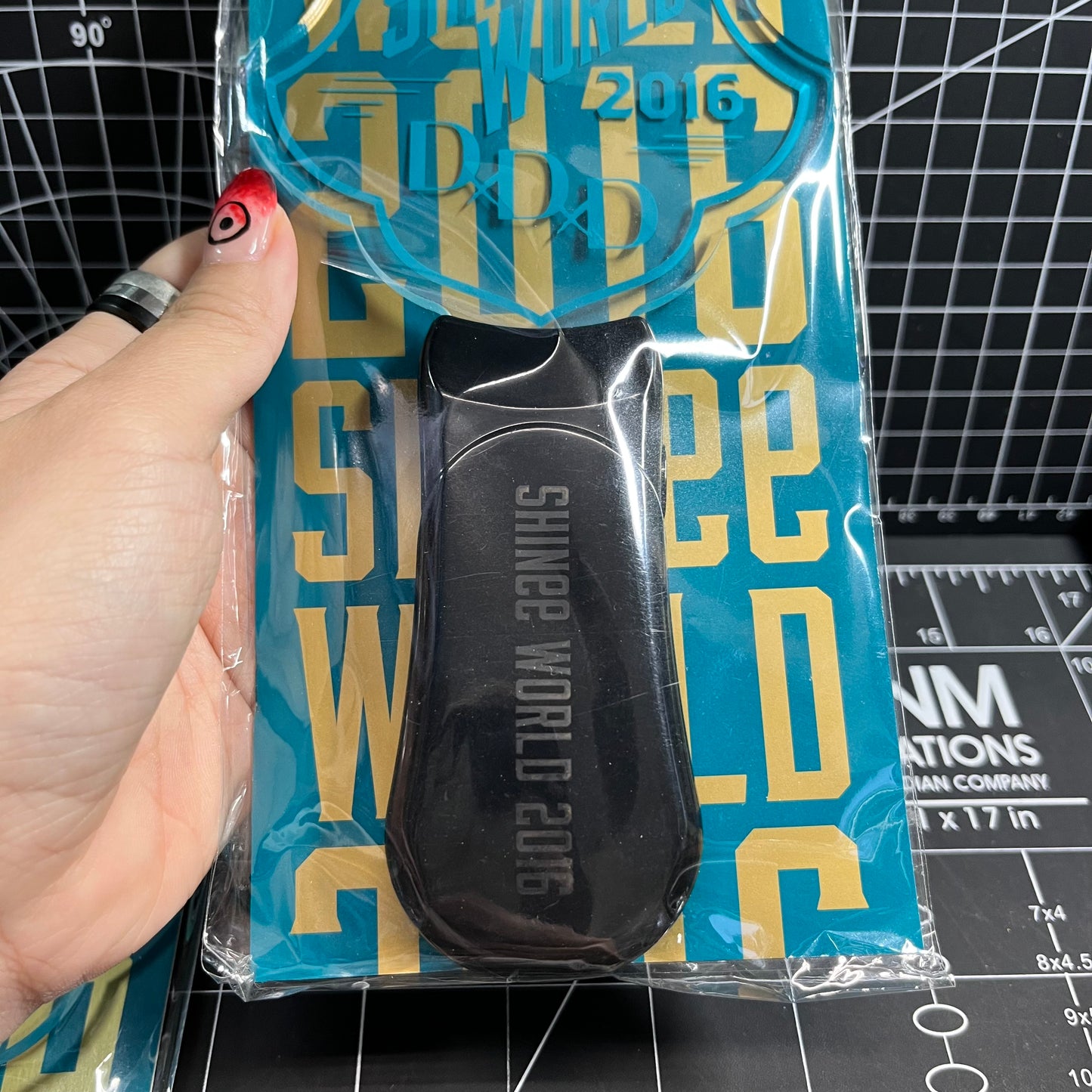 SHINee WORLD 2016 DxDxD Official Flat/Pen Light Stick