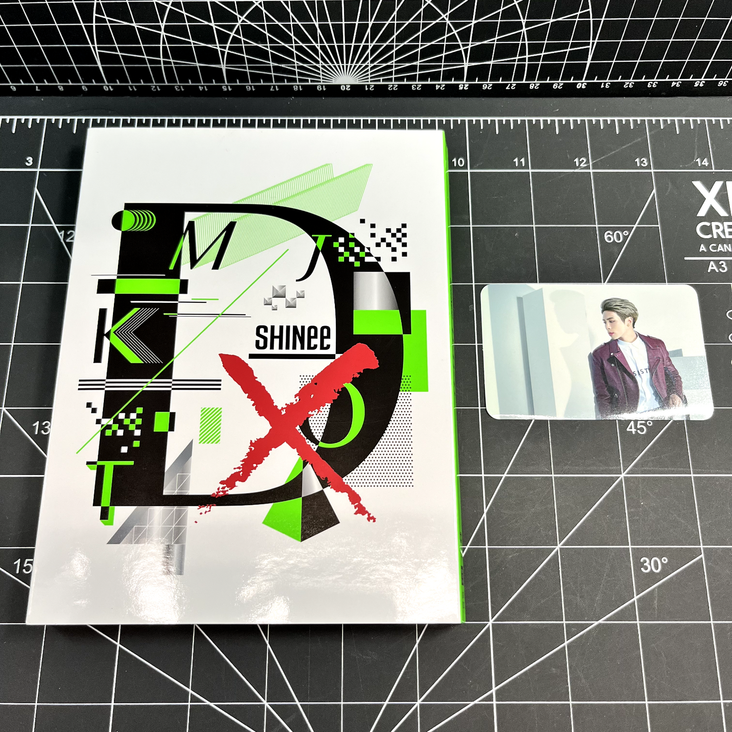SHINee The 4th Japan Album DxDxD (Limited Edition) - Jonghyun Photocard