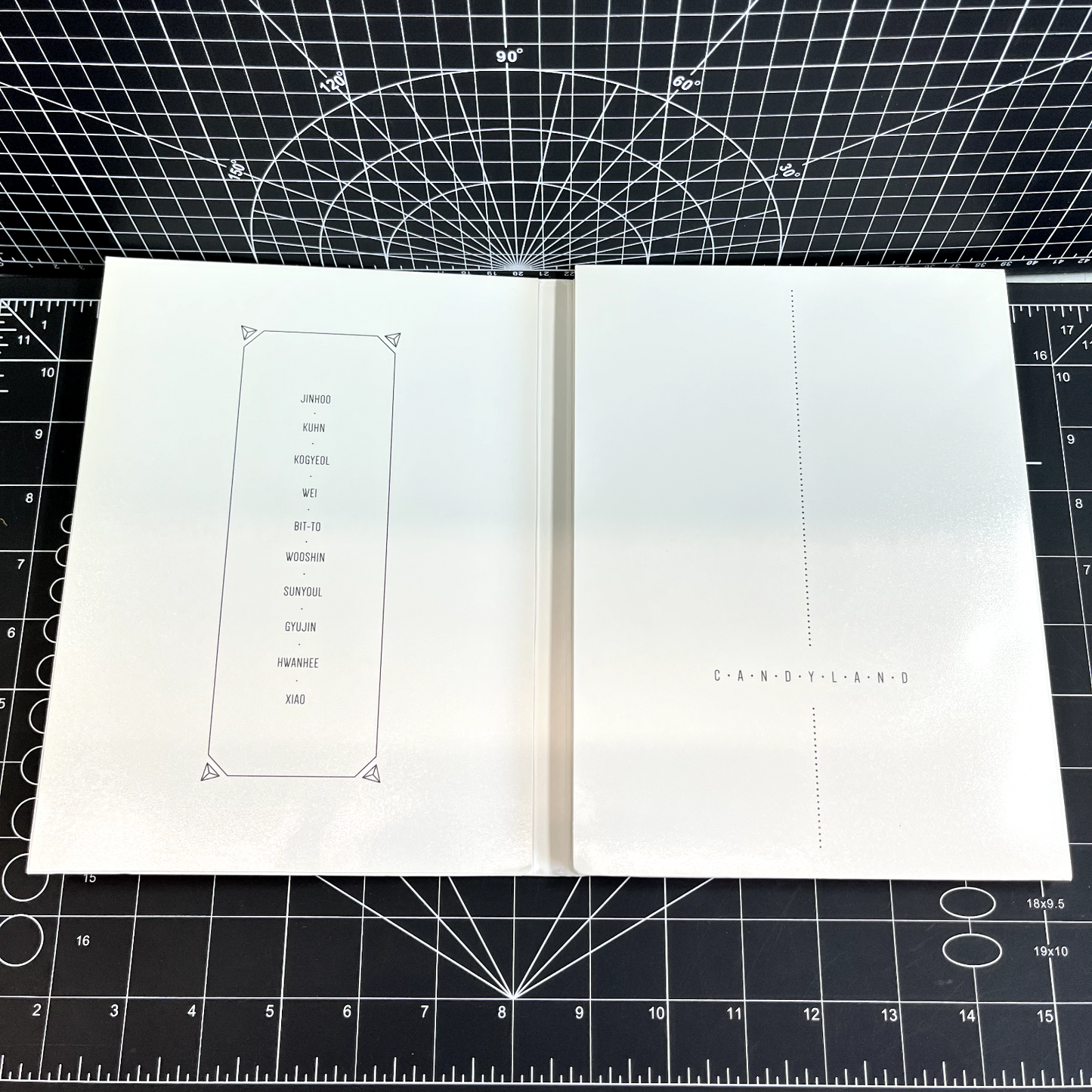 UP10TION The 1st Album INVITATION (Silver Ver.) - No Photocard