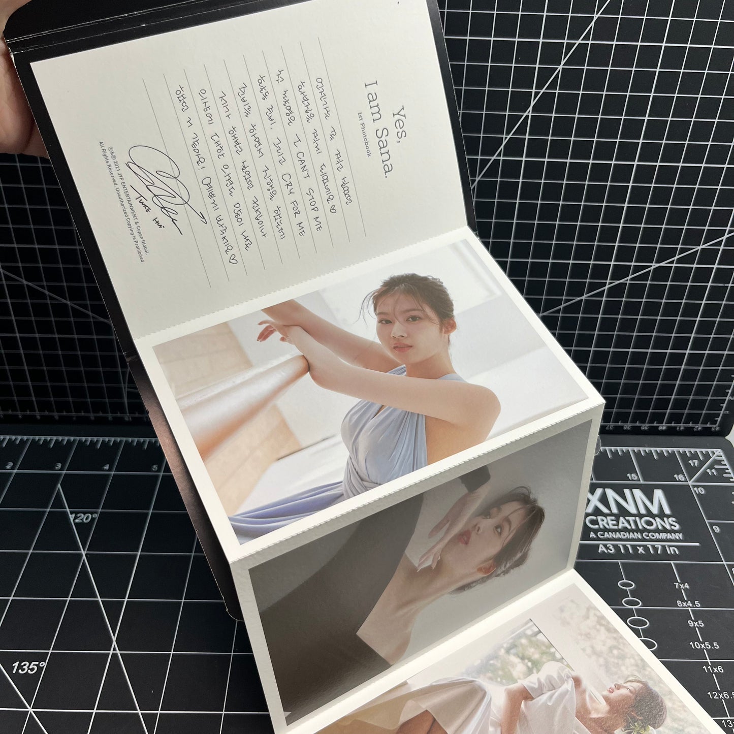 TWICE The 1st Photobook Yes, I am Sana. (Black Version)
