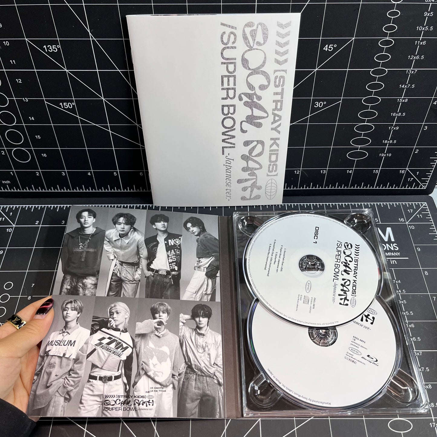 Stray Kids Social Path (feat. LiSA)/Super Bowl Japanese Ver. (Limited Type A)