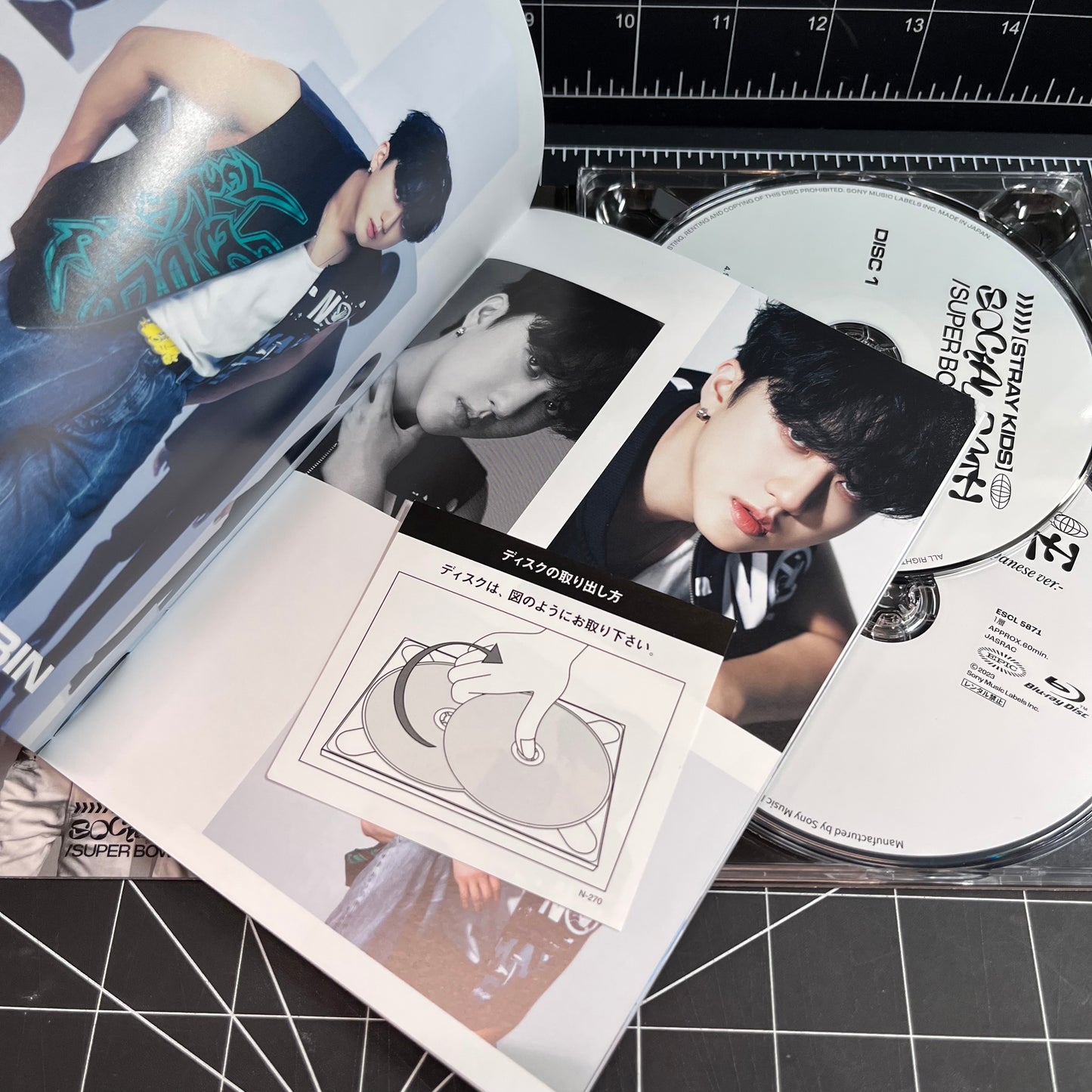 Stray Kids Social Path (feat. LiSA)/Super Bowl Japanese Ver. (Limited Type A)