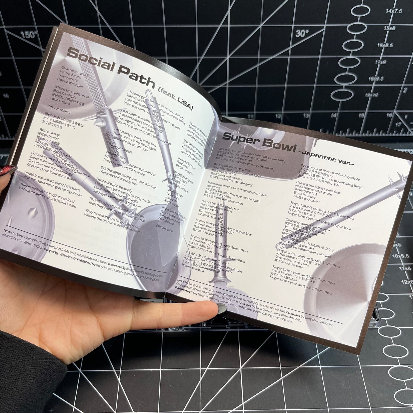 Stray Kids SOCIAL PATH/SUPER BOWL (Japanese Ver.) I.N Jewel Case