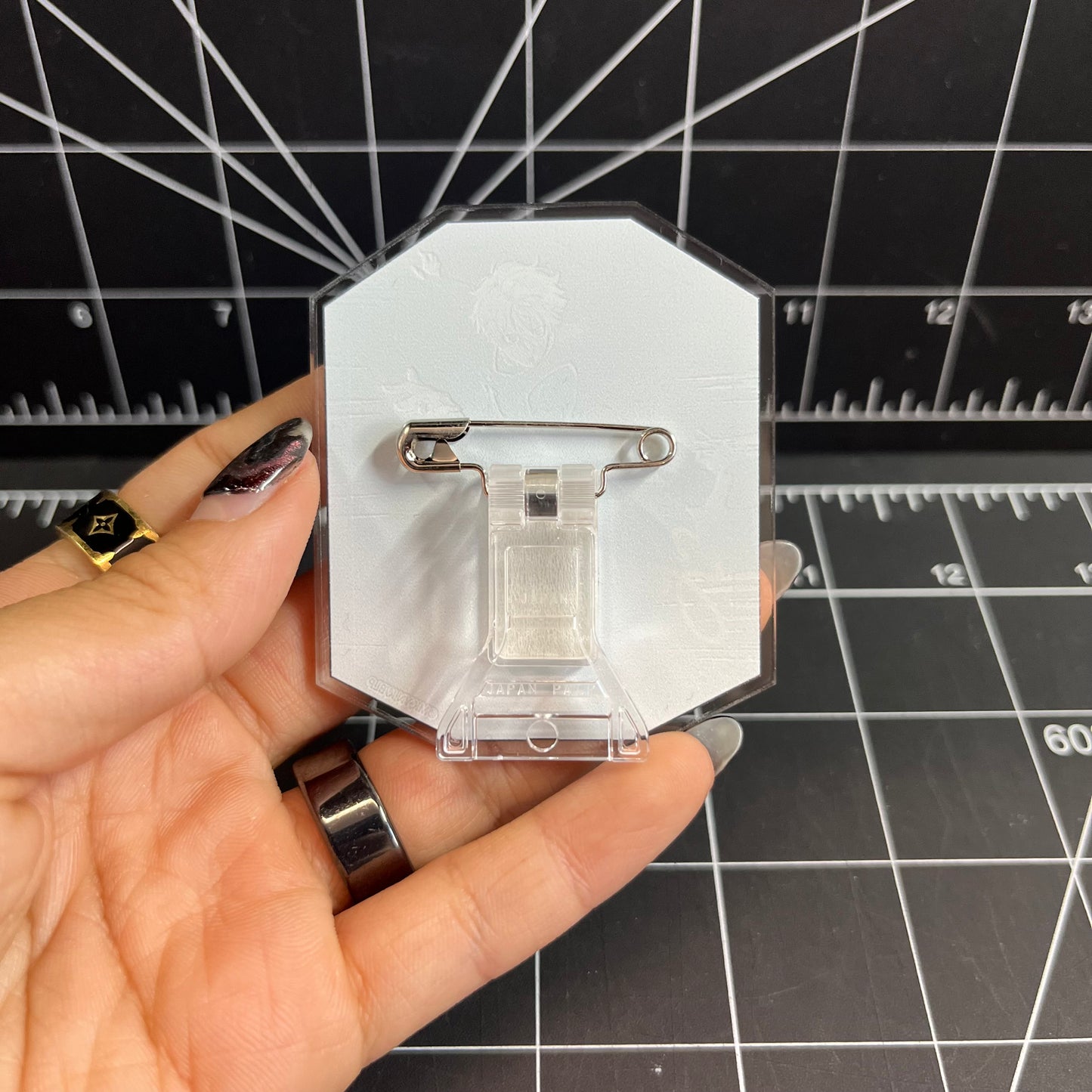 BLUE LOCK Small Acrylic Stand & Pin Badge Nagi Seishiro