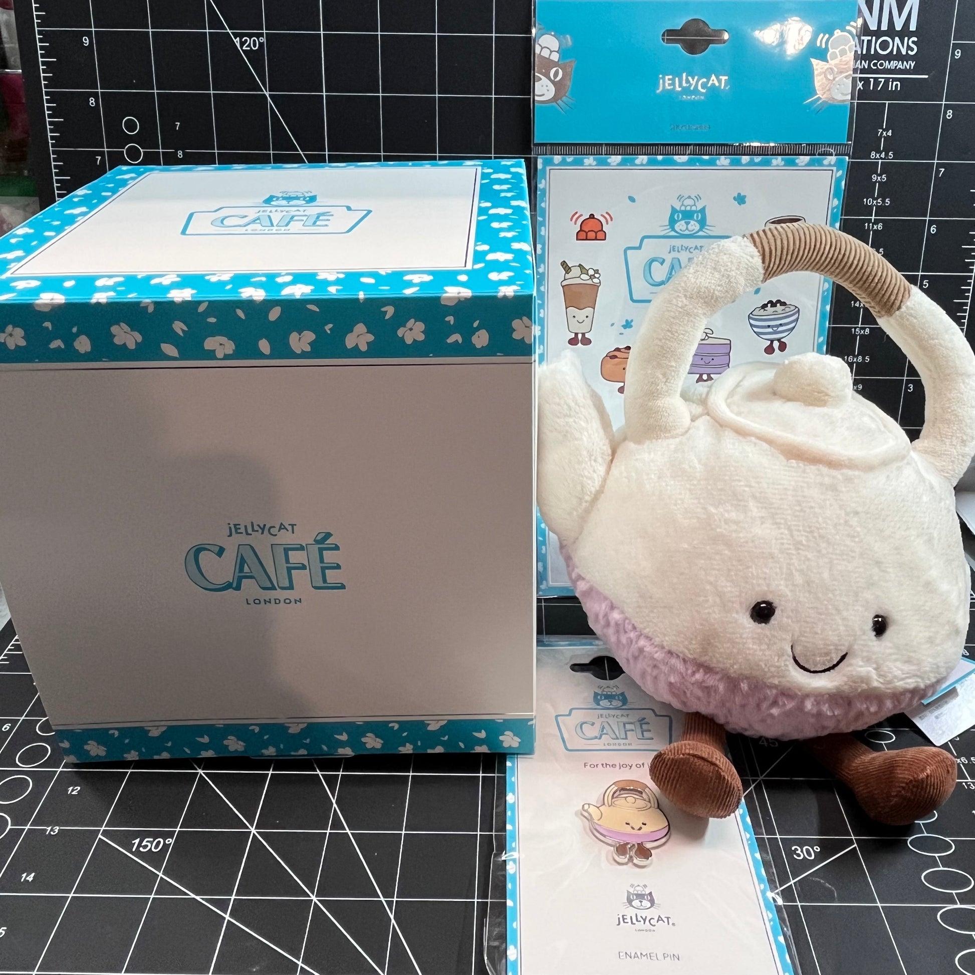 Pre-Order Jellycat Amusable Shanghai Exclusive Cafe Titia Teapot Pre-Order Jellycat Amusable Shanghai Exclusive Cafe Titia Teapot