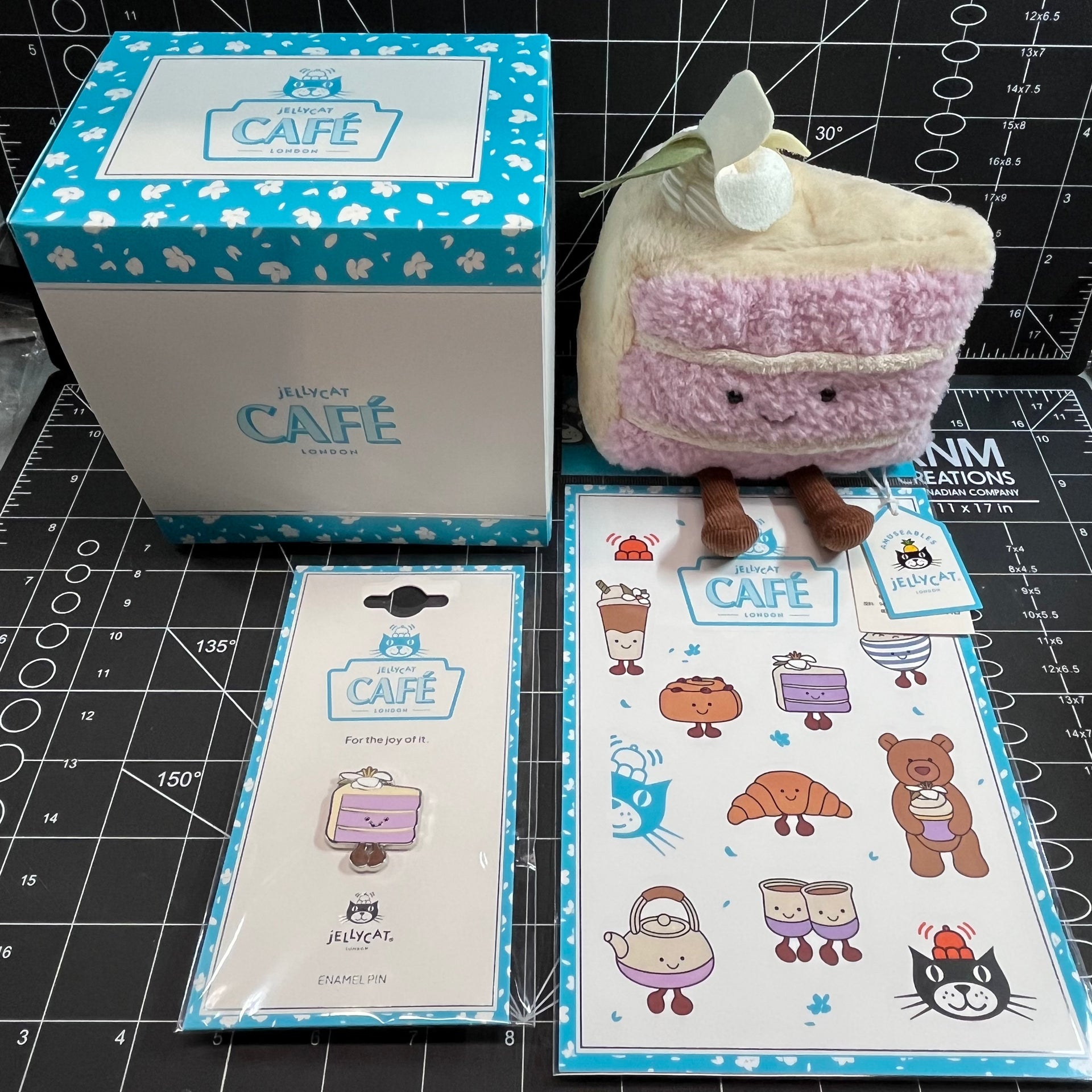 K*様 【新品】 ユウラン タロ ケーキ ぬいぐるみ　上海　イベ IMG_8089.heic?v=1732721453&