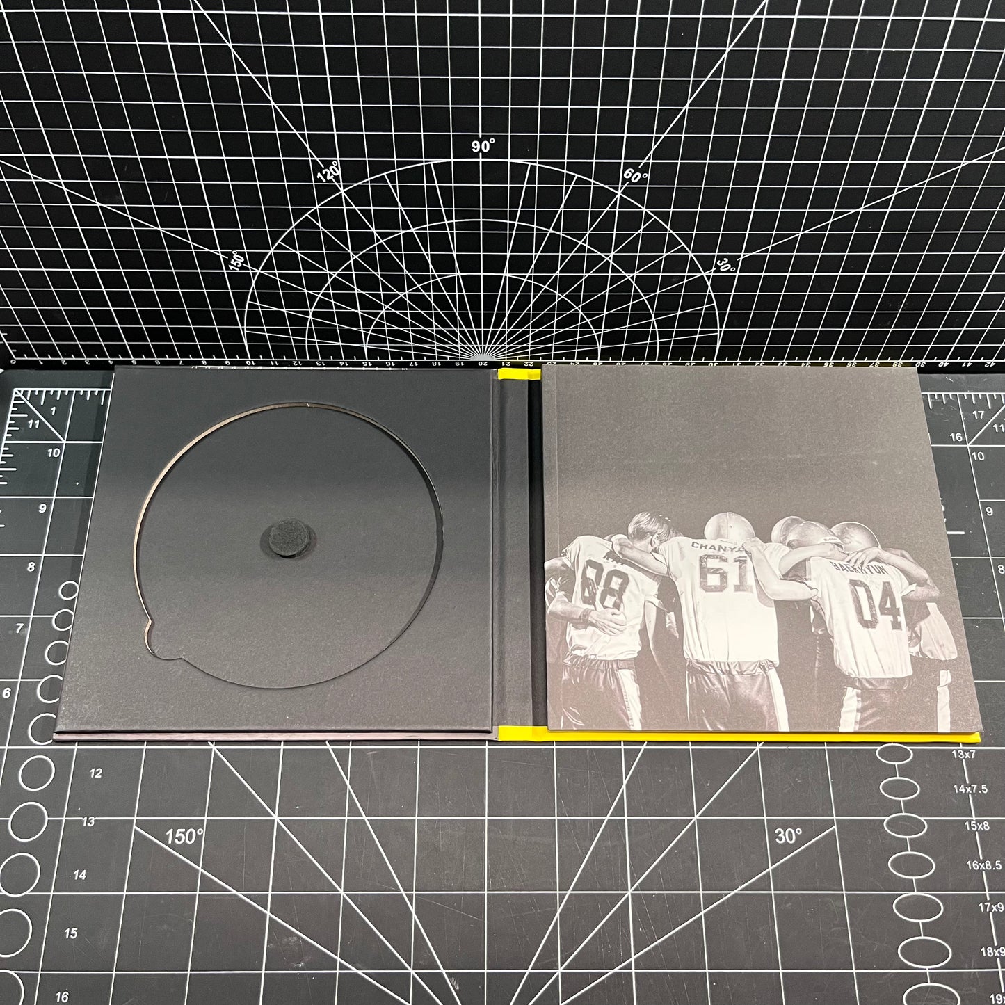 EXO The 2nd Repackage Album Love Me Right (Korean Version) - No Photocard