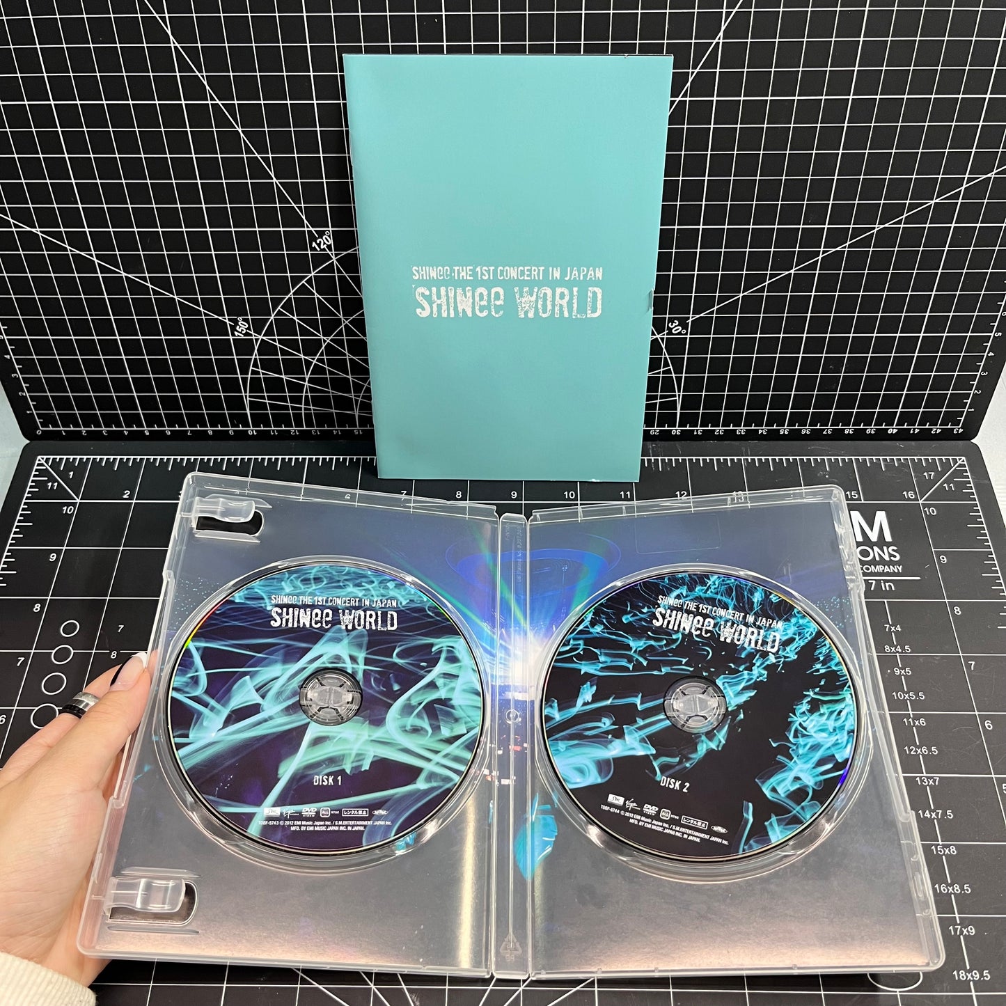 SHINee The 1st Concert in Japan " SHINee World"